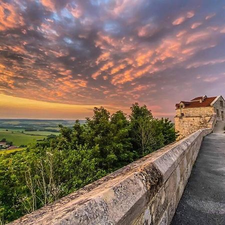 Le Petit Cloitre Apartamento Langres Exterior foto
