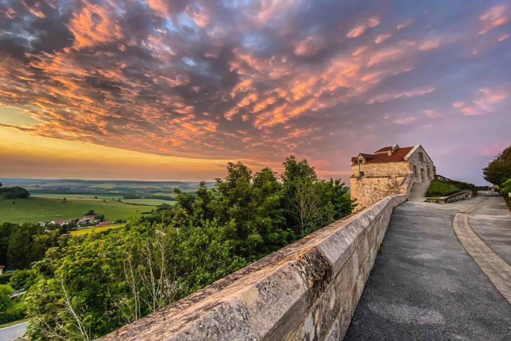 Le Petit Cloitre Apartamento Langres Exterior foto
